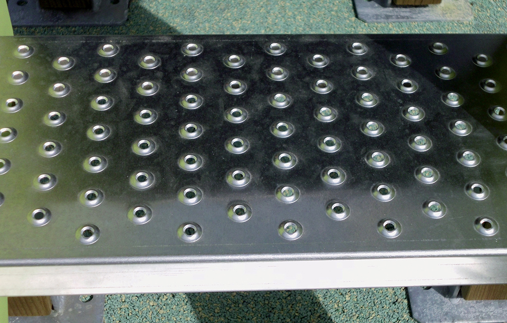 The monobloc steps