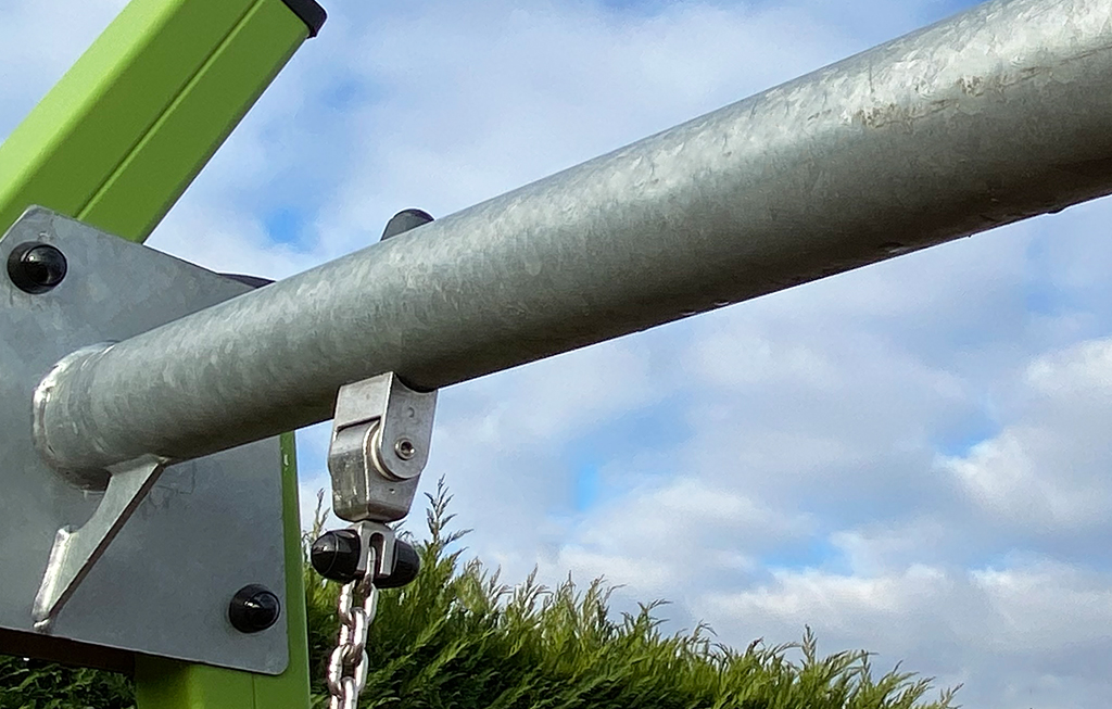 The 89mm diameter horizontal beam