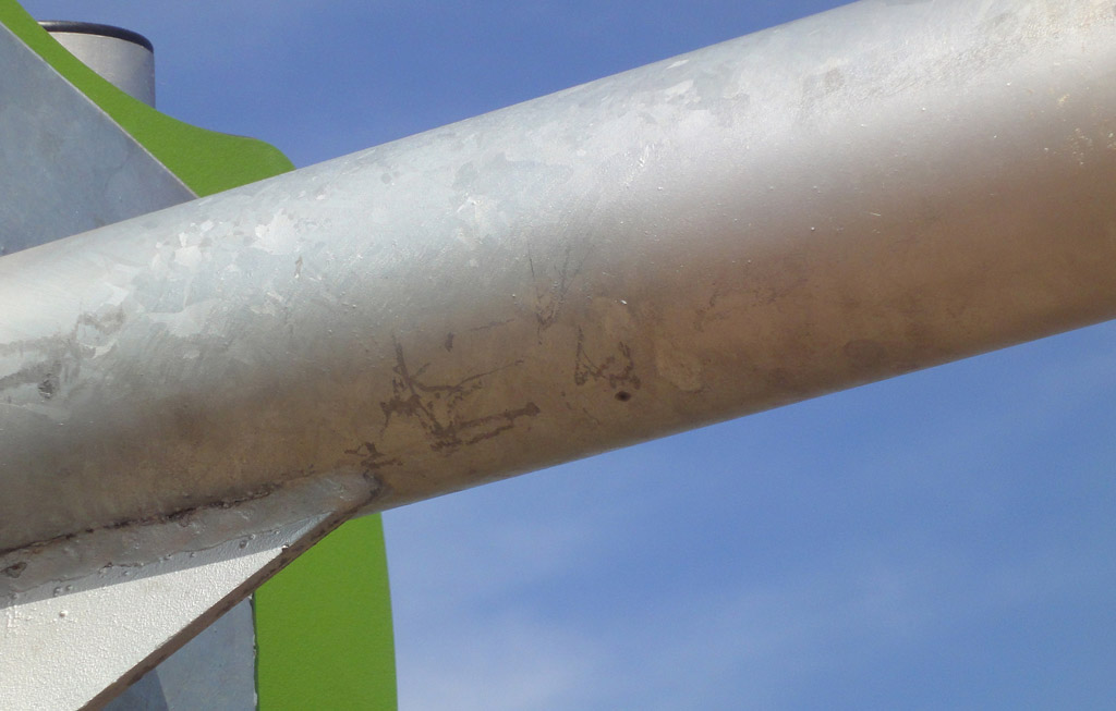 The horizontal beam