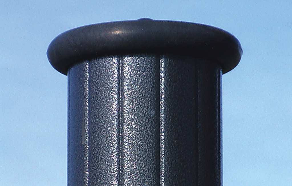 The 125mm diameter posts