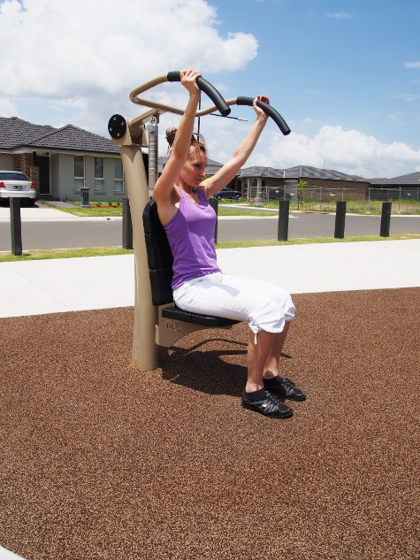 Shoulder press at Talloway Fitness Stations