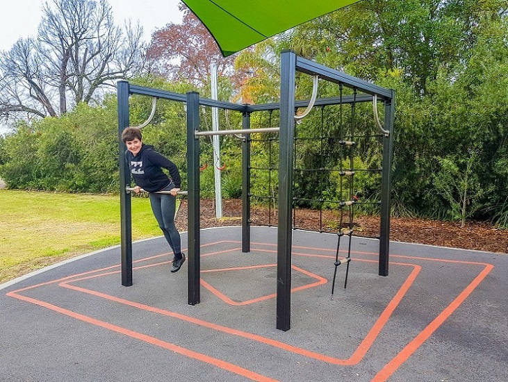 Street workout at East Albury Outdoor Fitness Zones