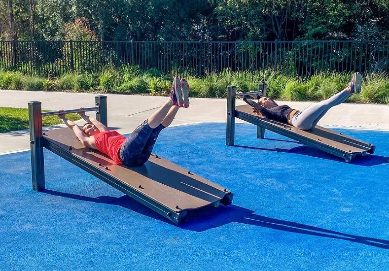 Bench abs at Powells Creek Ismay Reserve Outdoor Fitness