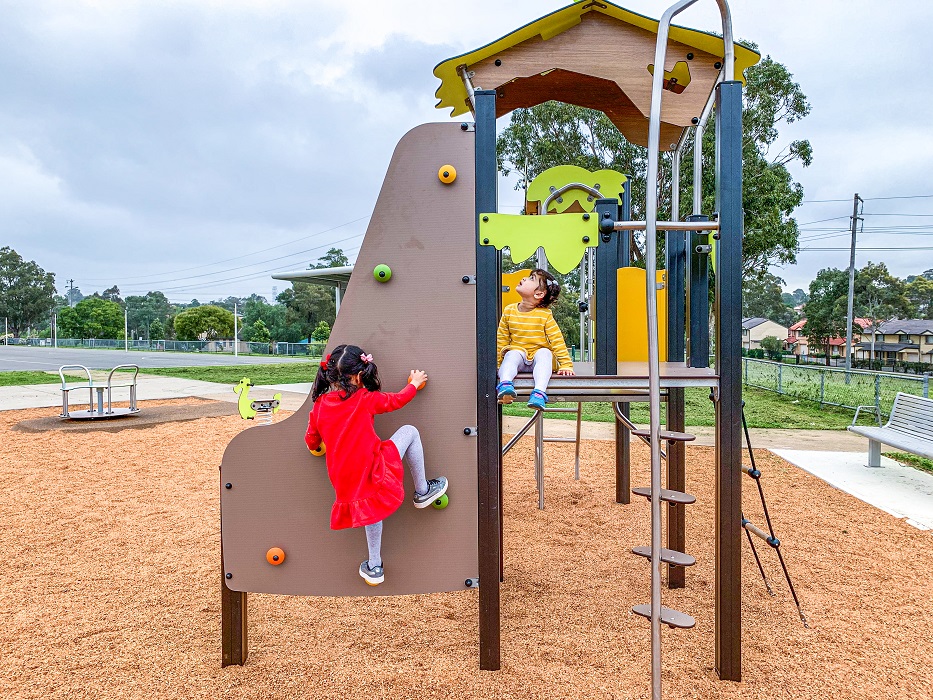 Adventure Multiplay at William Lawson Park Playground
