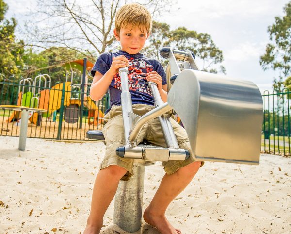 Sand play - J5014