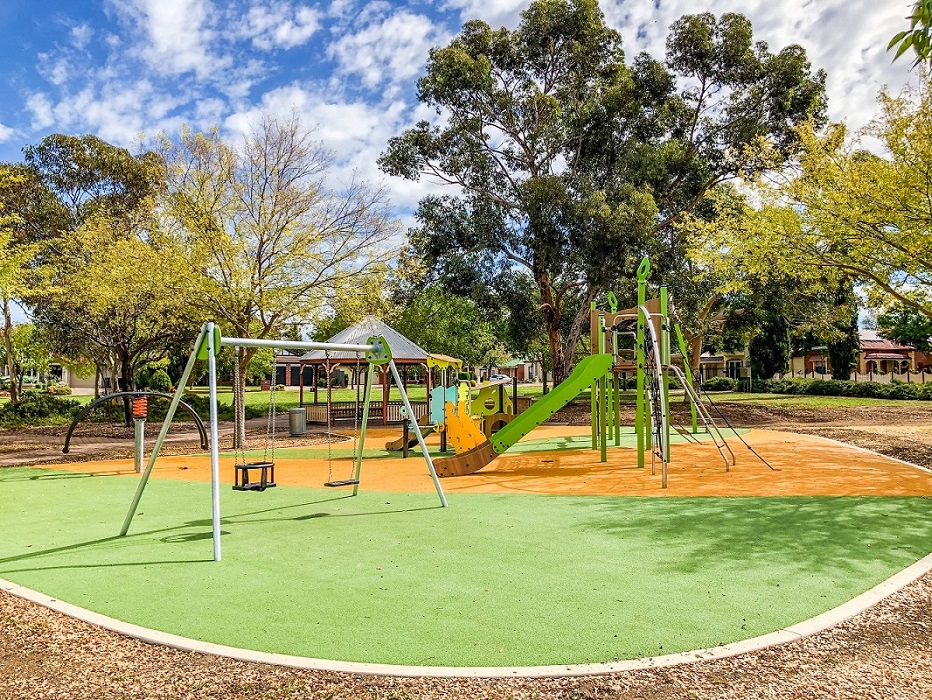 Swing at Woodland Reserve Playspace