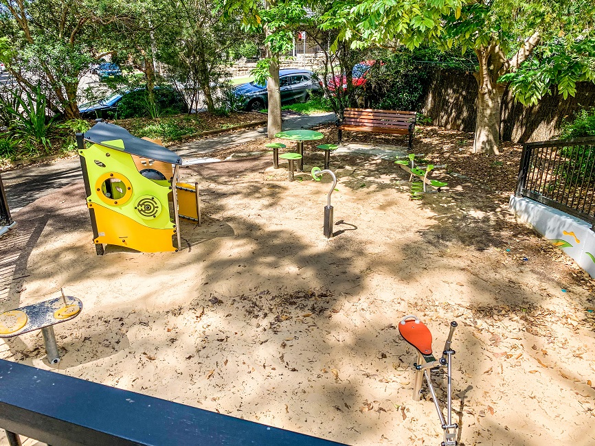 Playhouse, Sand Play, Picnic Table, Duo Springer, Tubophone