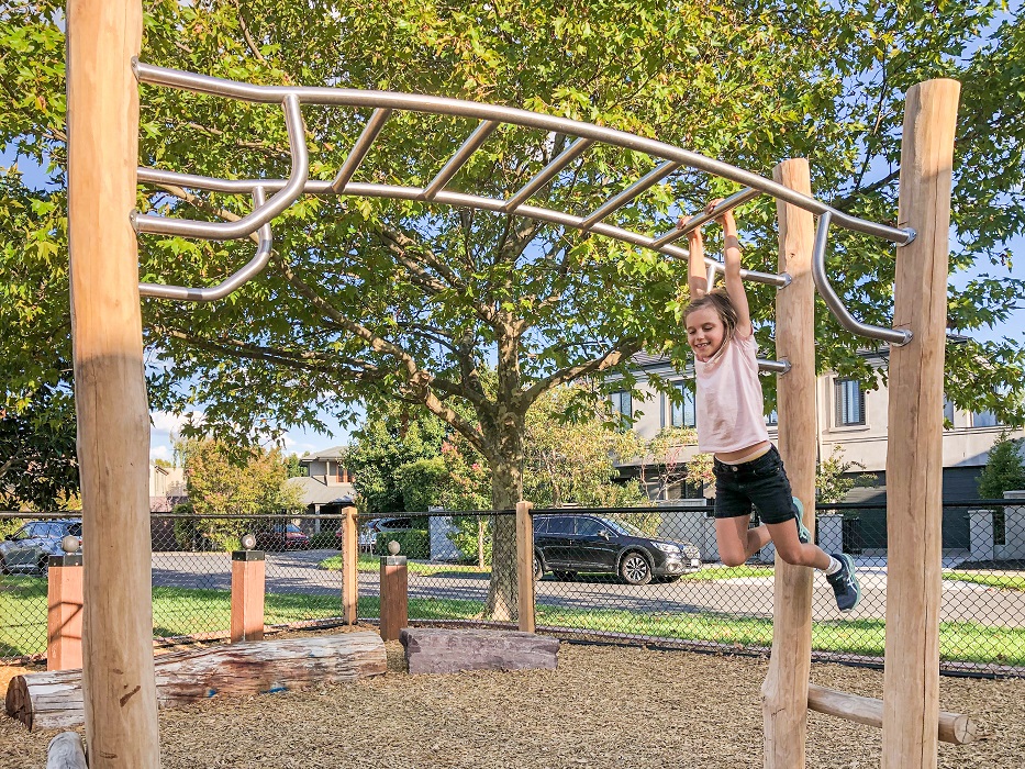 wooden monkey bars at Serrell Street Reserve Playground