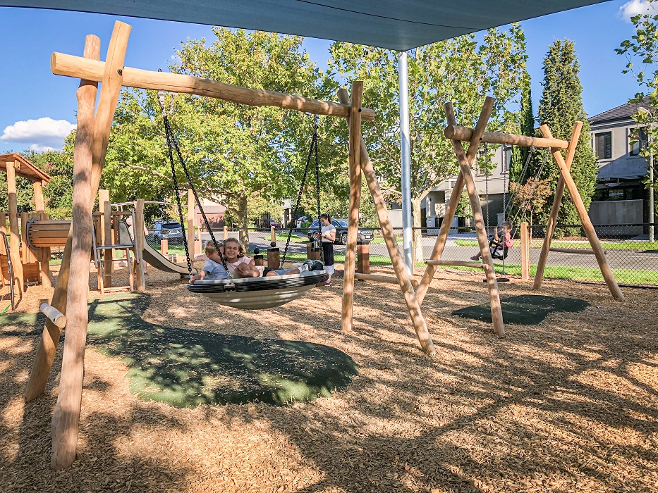 timber swing at Serrell Street Reserve Playground