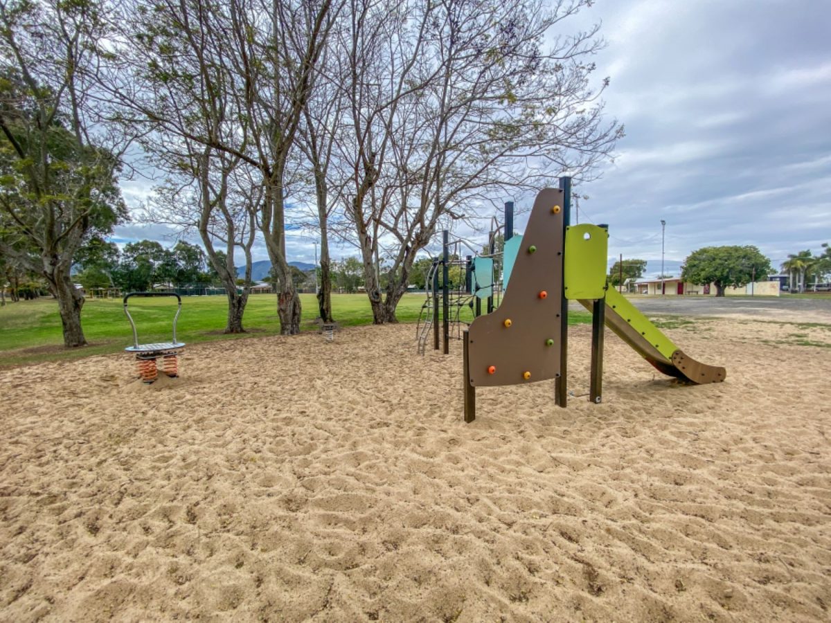 Diabolo Multiplay at Tom Brady Park Playground