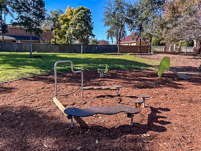 Rochester Grove Reserve Playground Tightrope Circuit