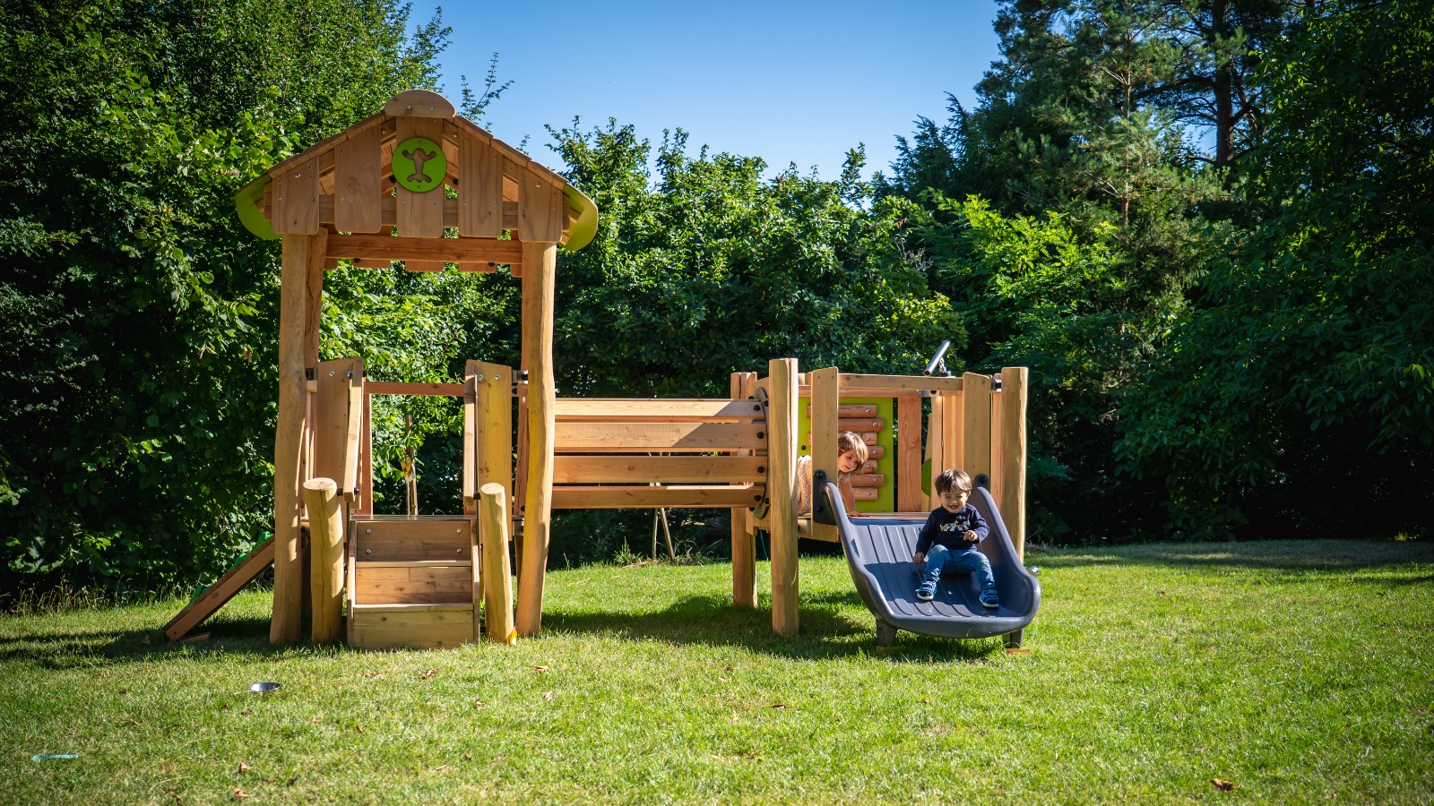 Multiplay structures