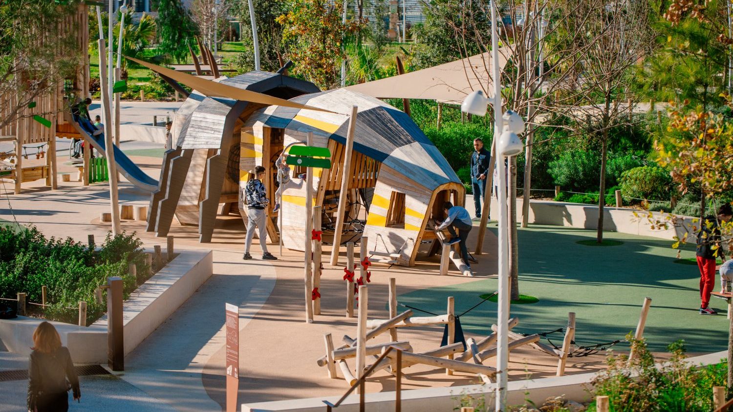 Bee Robinia Wood Play Equipment