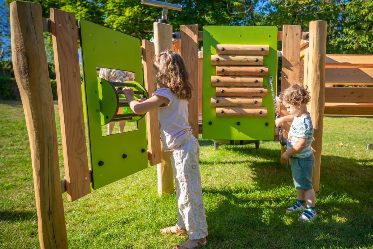 Play Panel Robinia Wood Play Equipment